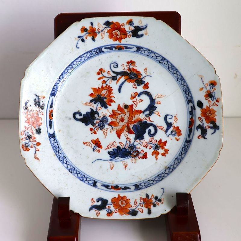 中国　染錦花文八角皿（チャイニーズイマリ）