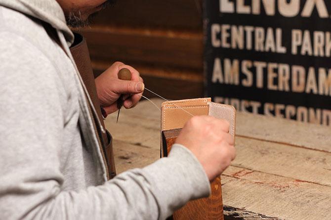 ヌメ革 ミニ財布 メンズ 手縫い 栃木レザー カードとお札が入る小銭