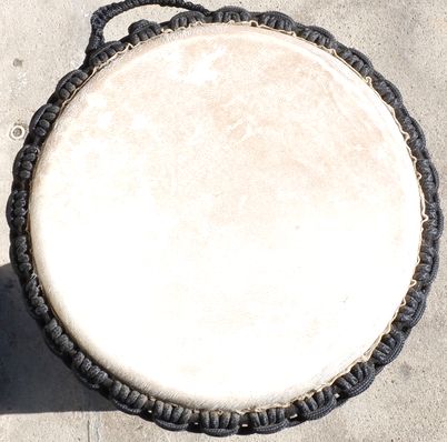 マホガニー製ジャンベ（ジェンベ）～ブラウン～☆上級モデル☆MLサイズ