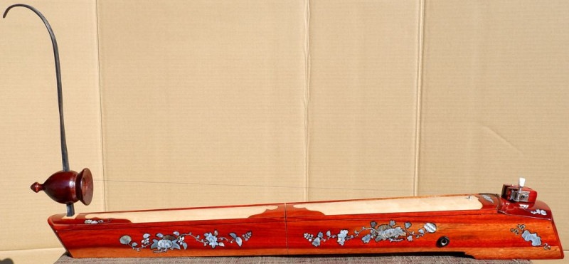 チーク材製☆小型ダンバウ=螺鈿装飾=《折り畳み式》〜ピック・アップ内蔵〜