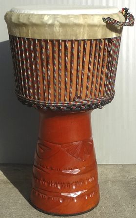 ジャンベ､ディジュリドゥー､カリンバ等､民族楽器各種とアジア雑貨の店