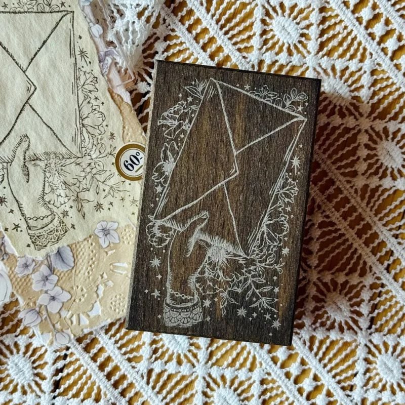 [樂意Loidesign] 手拿著-厚厚的信封(Thick Envelope) スタンプ