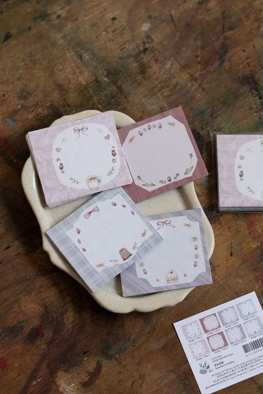 [樂意Loidesign] 草莓花園 Strawberry Garden コラージュ miniメモ(両面デザイン、4種類各10枚入)