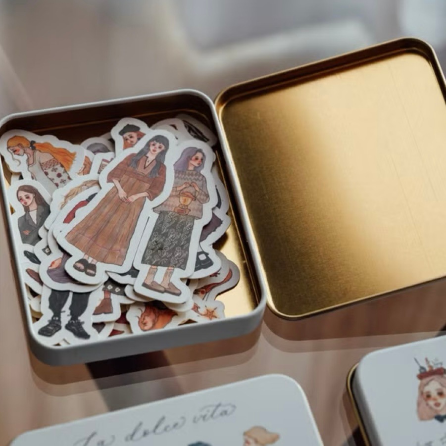 [甜蜜生活 la dolce vita] 我們快樂地向前走 甜蜜生活 缶入りフレークシールセット(30枚入)