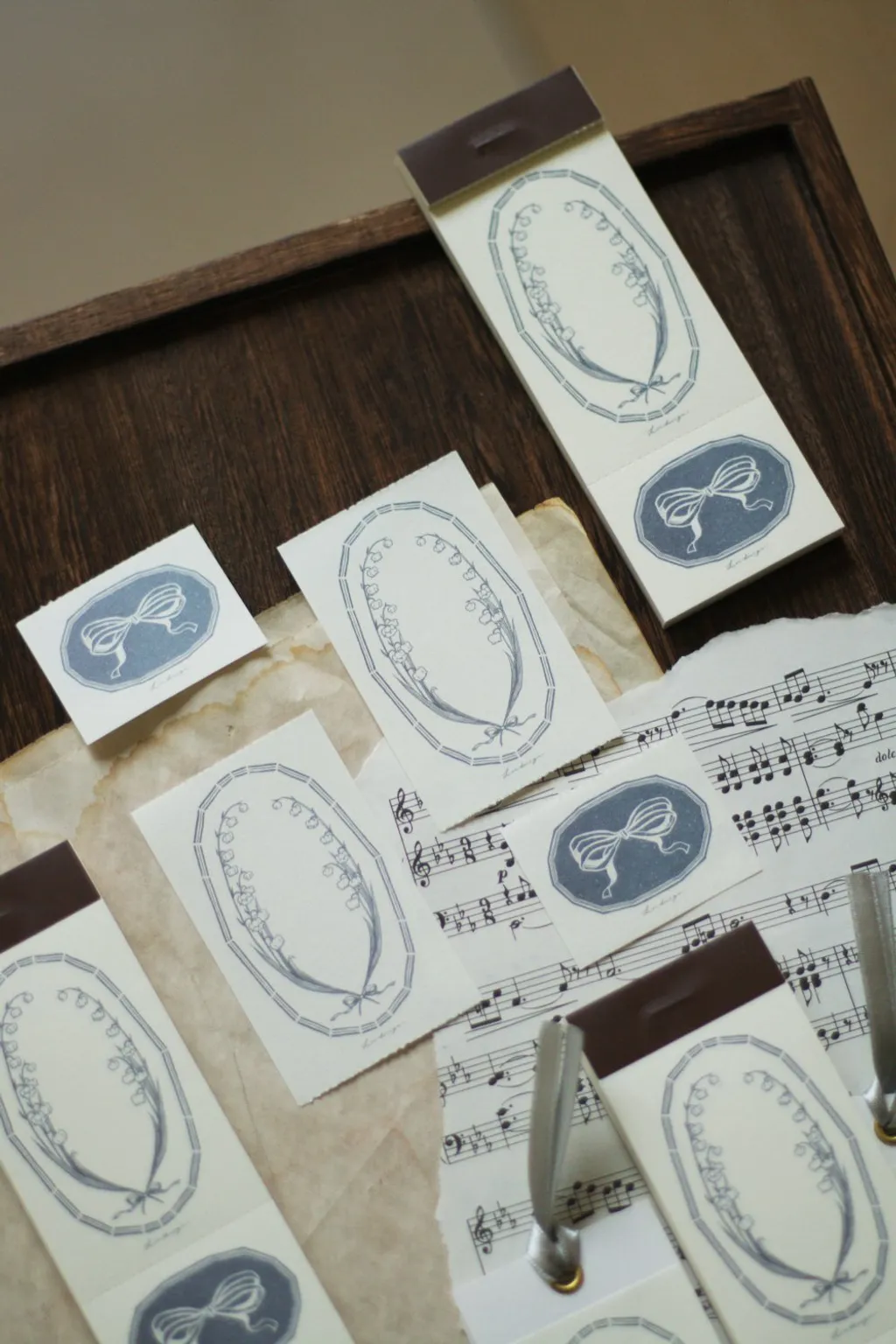 [樂意Loidesign] 採集鈴蘭 Collecting Lily of the Valley コラージュ ラベルブック(各50枚入)