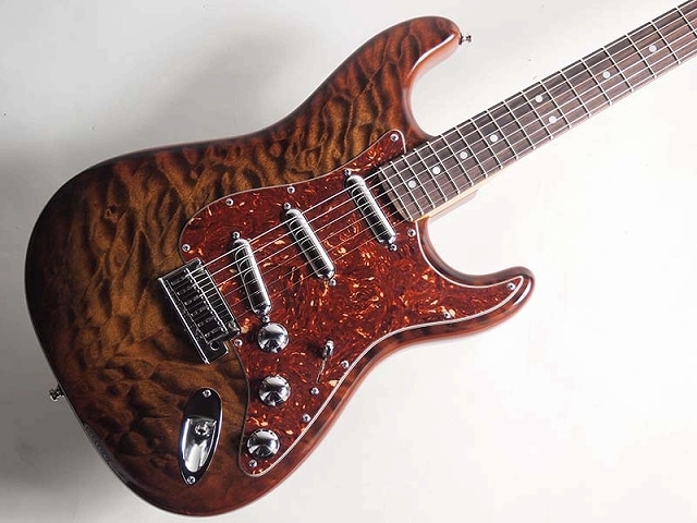 Fender Custom Shop/Quilt Maple Top Artisan Stratocaster®
