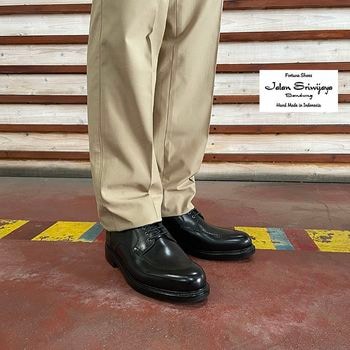 Jalan Sriwijaya ジャラン　スリウァヤ 　98417 CALF LEATHER EYELET Uチップシューズ　カーフレザー　Black ブラック 　イギリスダイナイトソール
