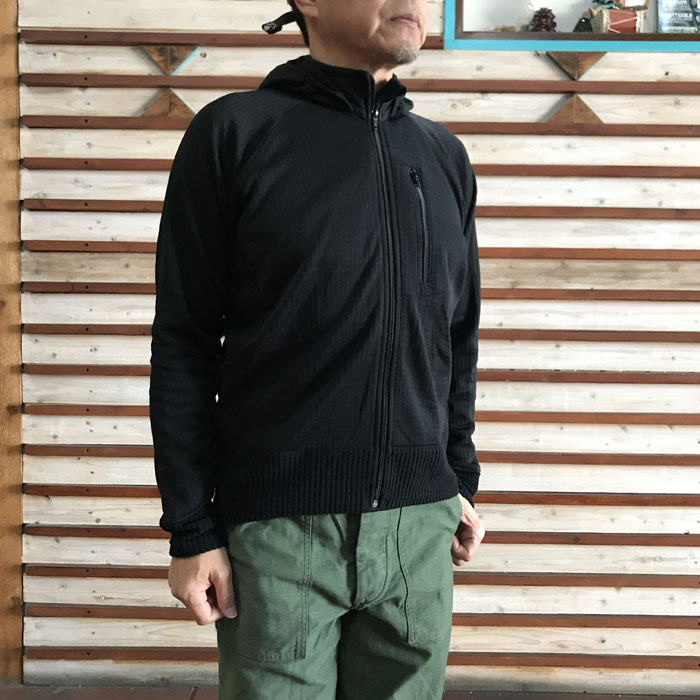 DEFCON5 デフコン チンクエ 【SALE30%OFF】FULL ZIP HOODIE フルジップフードジャケット　ミッドレイヤー　ブラック　Black イタリア製