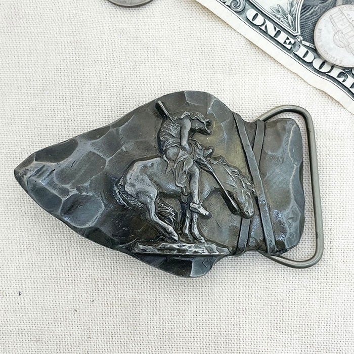 アメリカ製 ベルトバックル BUCKLES OF AMERICA バックルオブザアメリカ メタルアローヘッド 矢じり ホース RA261