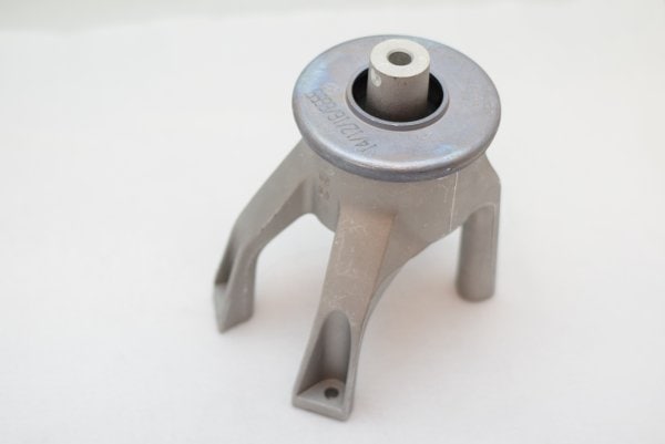 【純正品】 エンジンマウント 「2WD用」 T5（03～10年）