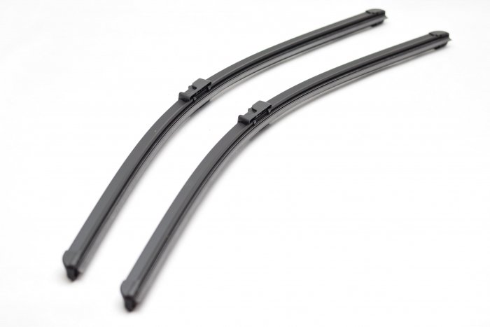 【純正品】 エアロワイパーブレード 「1セット」 右ハンドル用 T5（03～07年）