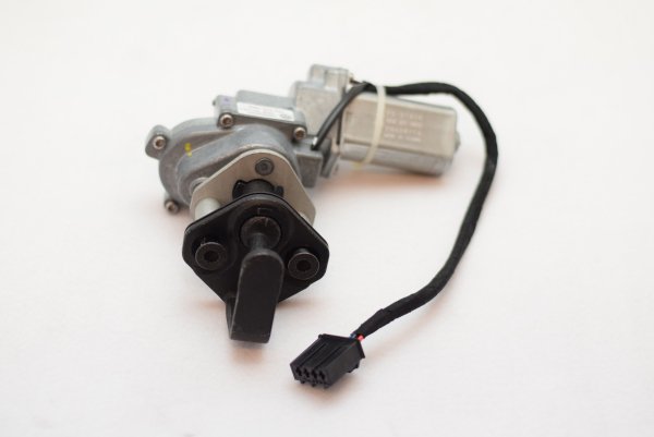 【純正品】 パワーラッチングシステムモーター 「スライドドア用/左側」 T6（16～19年）
