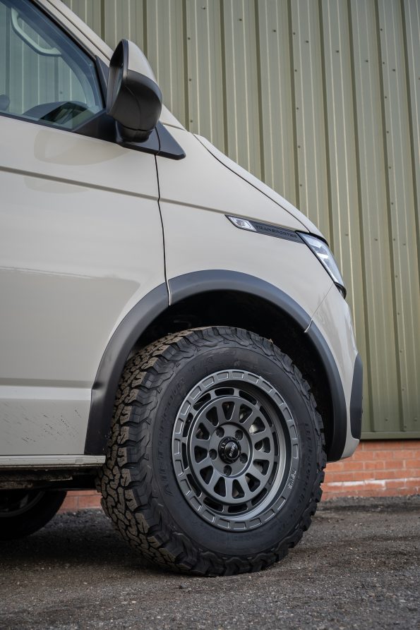 【取寄商品】 Navis ナビス Gelida-AT アルミホイール 8.5J 5×120 「17インチ/アンスラサイト」 T5/T6/T6.1