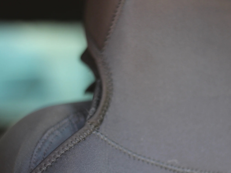 The Neopreneフロントシートカバー