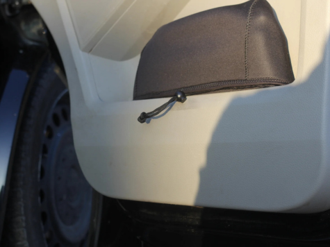 The Neopreneフロントシートカバー