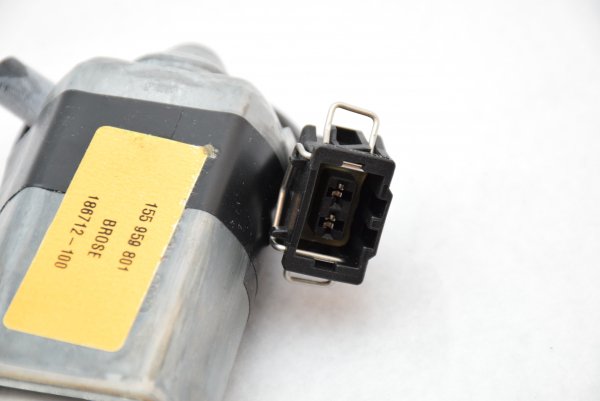 【純正品】 パワーウインドウモーター（左） Golf Cabriolet（84～93年）