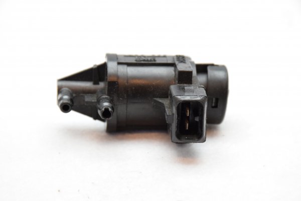 【純正品】 ソレノイドバルブ Golf（92～02年）