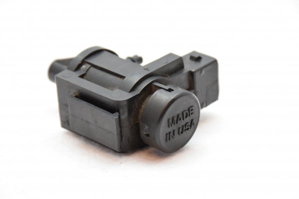 【純正品】 ソレノイドバルブ Golf（92～02年）