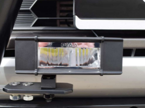 取寄商品】 フロントグリルガード（ブルバー）LEDフォグランプ付き T6