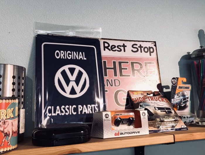 【VW Classic】 VW Parts Center ガレージメタルサイン（小）