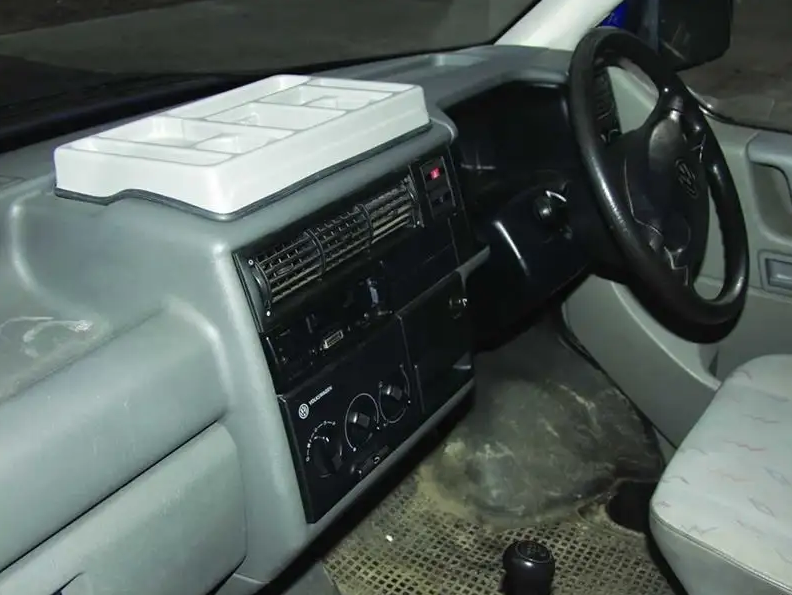 【アウトレット商品】 ダッシュボードトレイ 「明るめのグレー」 T4 VANAGON(ヴァナゴン) (93~96年)