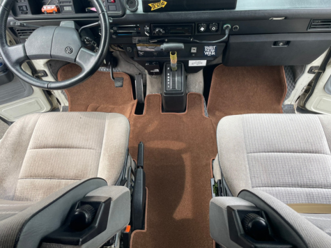 フロアマットブラウン2点セットフロント&リア T3 VANAGON WESTFALIA(ヴァナゴンウエストファリア)(左ハンドル）（AT車）