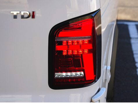 取寄商品】 THQ シーケンシャルウインカー LEDテールライト 「1セット