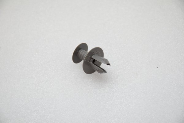 【純正品】 クリップ T4 VANAGON(ヴァナゴン)