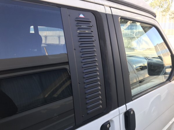 スライディングウインドウ用エアスクリーン 「右側」 T4 VANAGON  