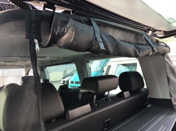 マグネット式テールゲート用モスキートネット ブラック T5/T6/T6.1