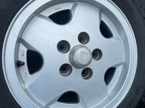 【中古品タイヤ⑦】純正アルミホイール 「4本セット/スタッドレスタイヤ付き」195/70R14 91Q T3 VANAGON(ヴァナゴン)