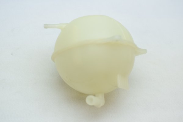 【純正品】 ラジエタータンク Golf（86～98年）