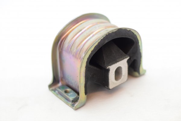 【純正品】 エンジンマウント 「フロント側」 T5/T6（04～19年）