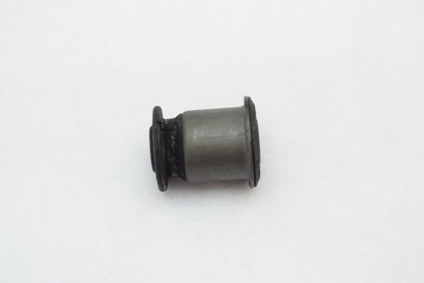 【純正品】 フロントロアアームブッシュ（前側）T5/T6/T6.1（03年～）
