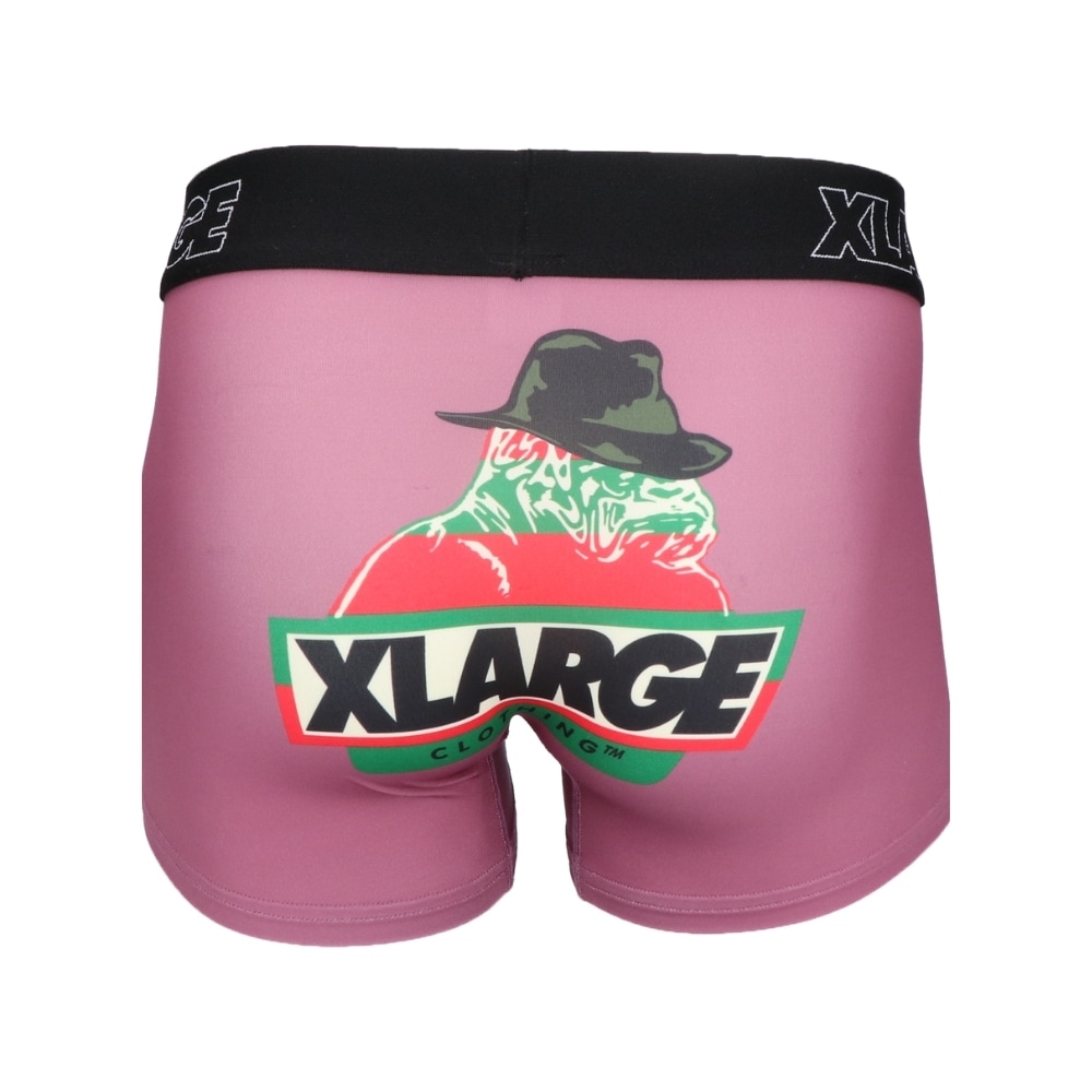 XL wearing a hat