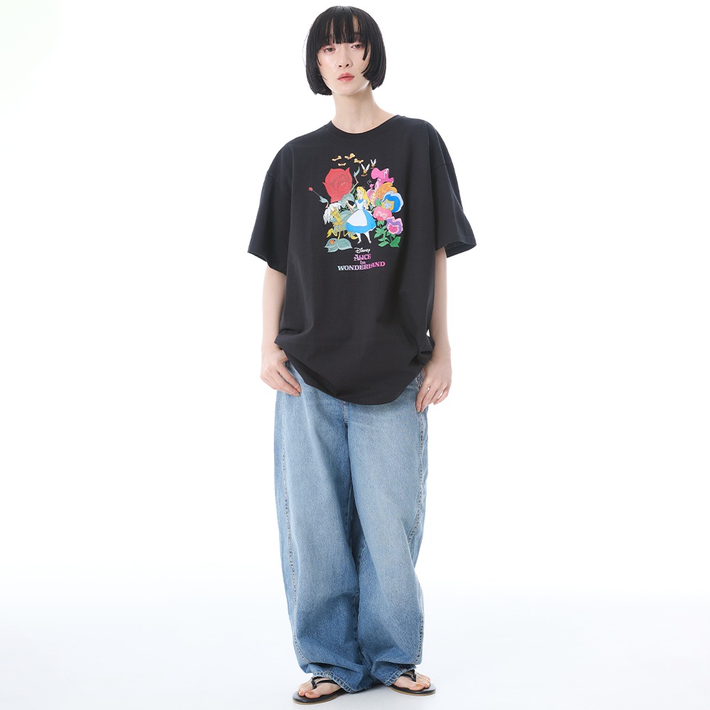 Disney / Alice in Wonderland Graphic Tee