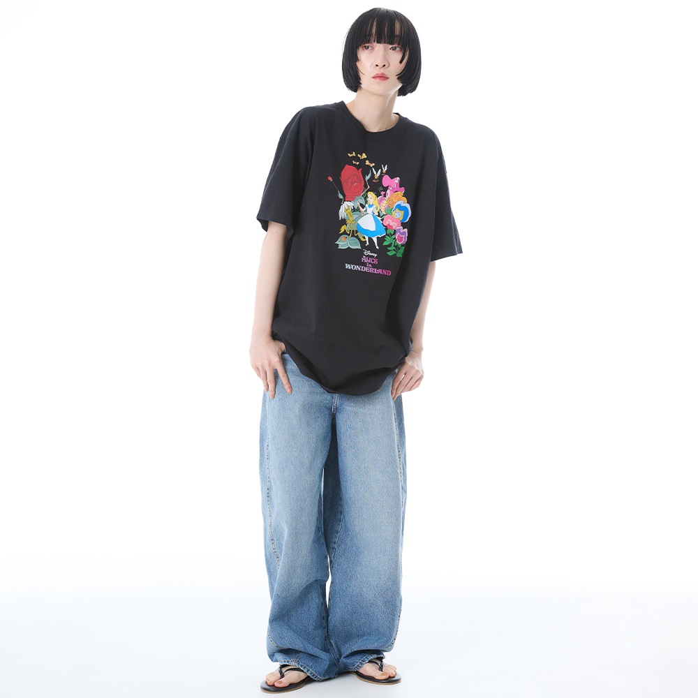 Disney / Alice in Wonderland Graphic Tee
