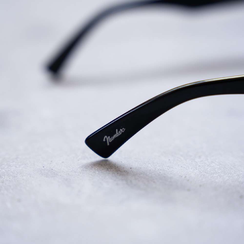 BIG FRAME SUNGLASSES