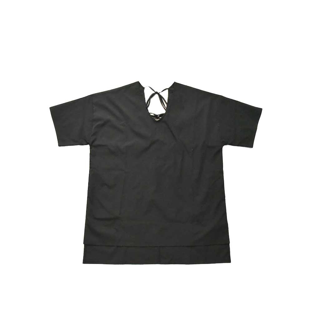 Lilas Campbell over rash produced by AMUSA