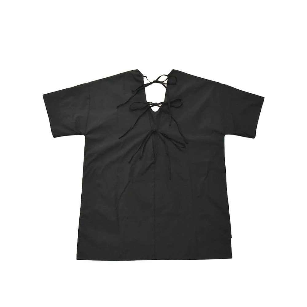 Lilas Campbell over rash produced by AMUSA