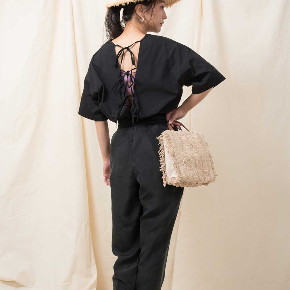 Lilas Campbell over rash produced by AMUSA