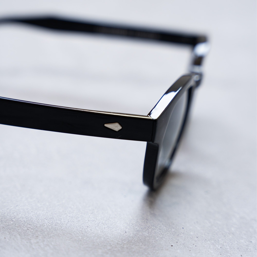 DIMMING POLARIZED LENS SUNGLASSES