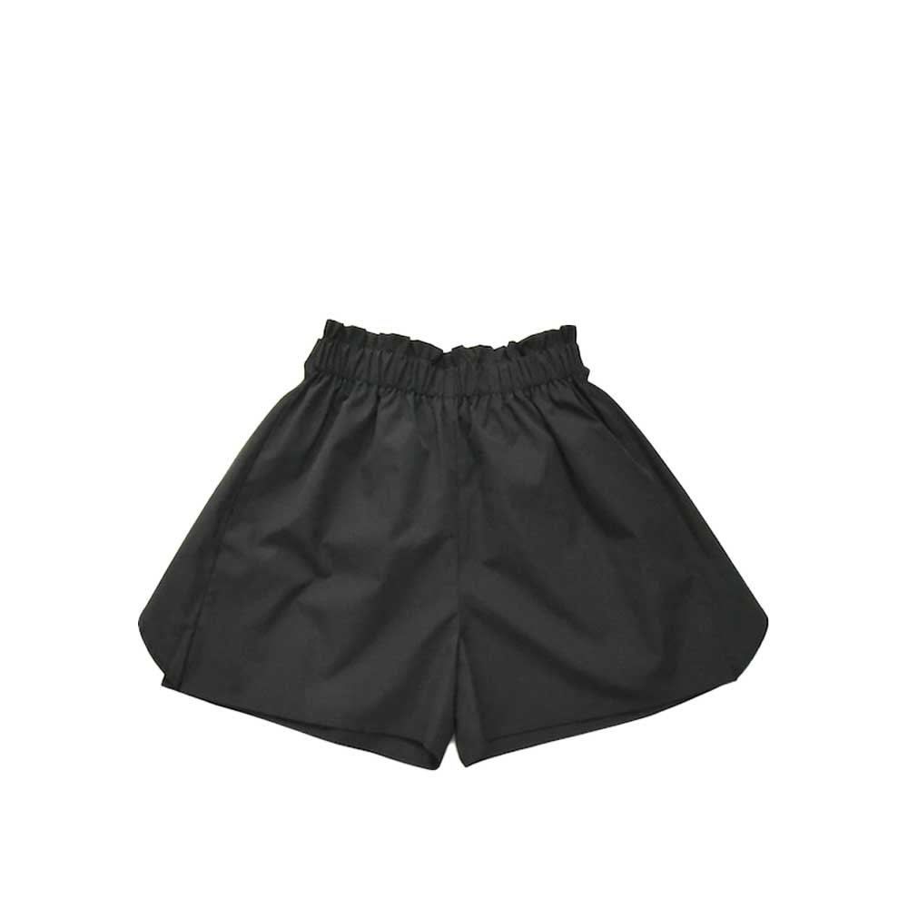 Lilas Campbell rash over pants produced by AMUSA