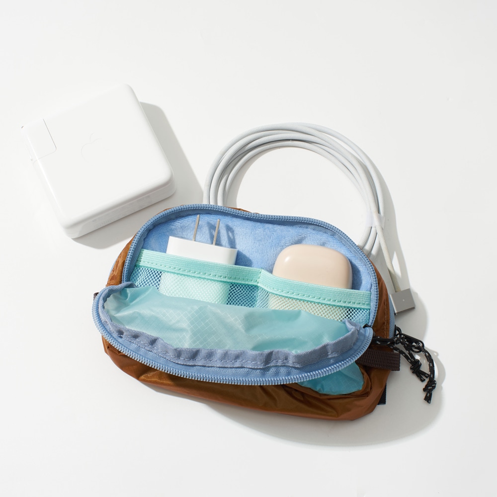 COB PUFFY GADGETPOUCH M