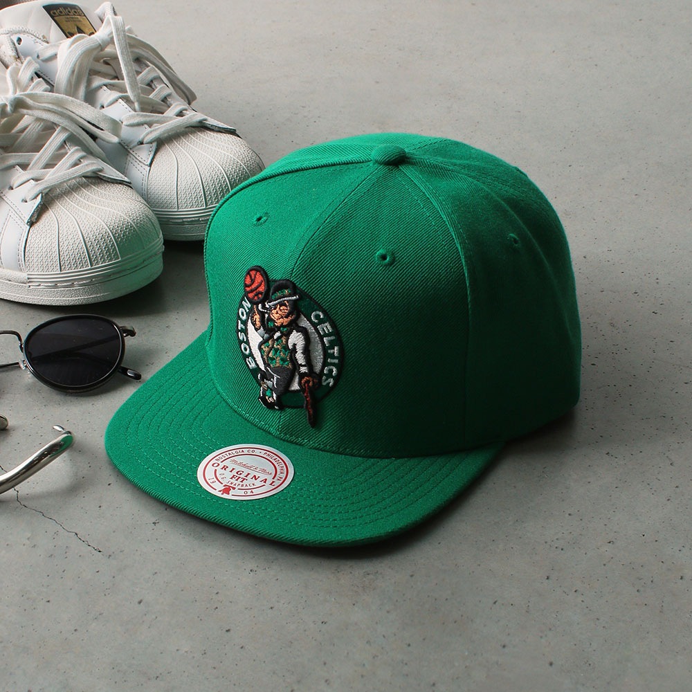 Celtics ジャケットとNBAキャップセット Celtics ジャケットとNBAキャップセット