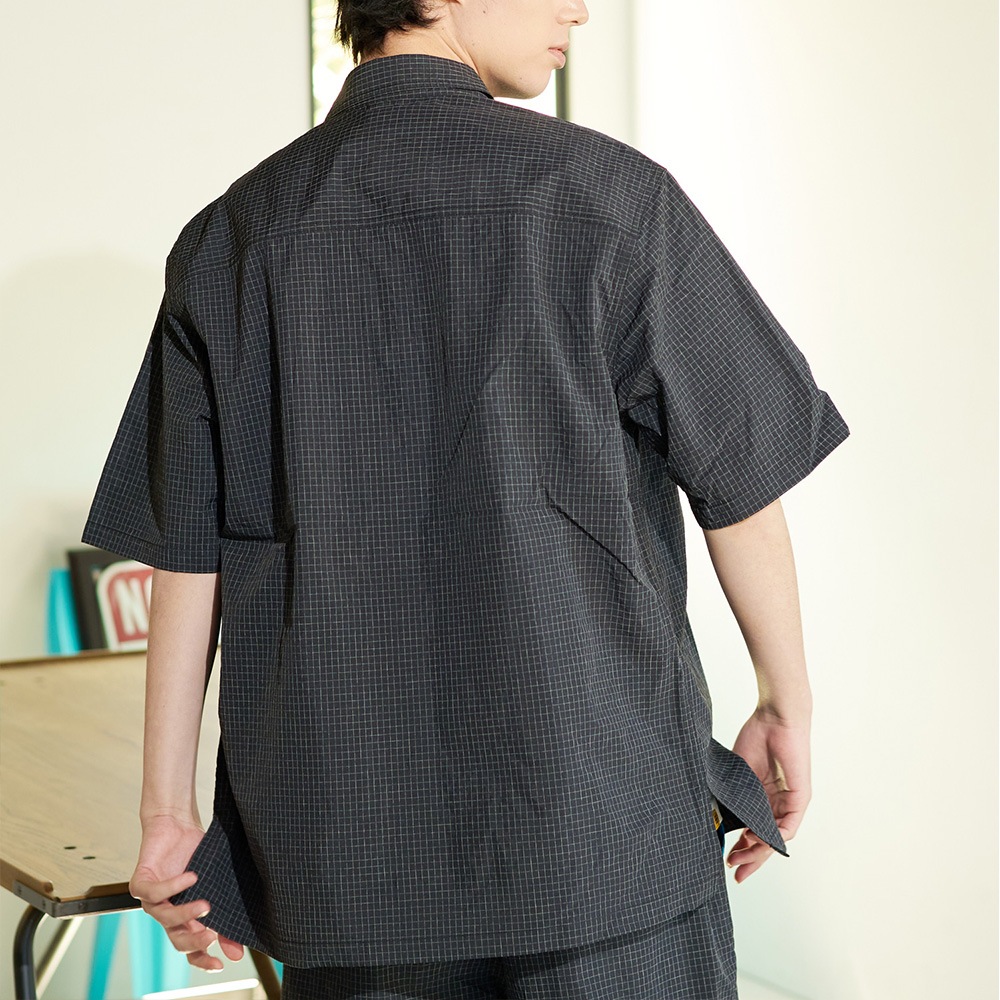 ナイロンリップストップ 半袖スナップシャツ(撥水加工)