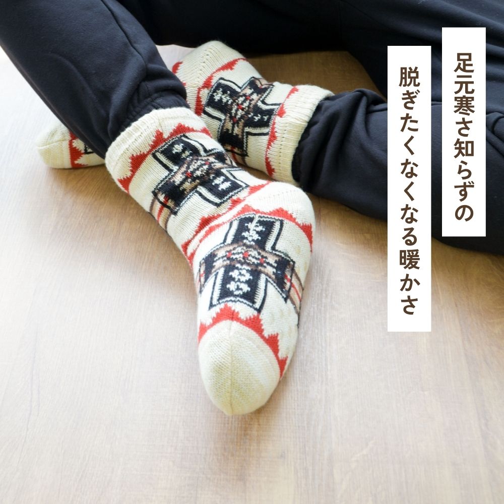 【毎年人気!】裏ボアホームソックス インディアン柄 クルー丈