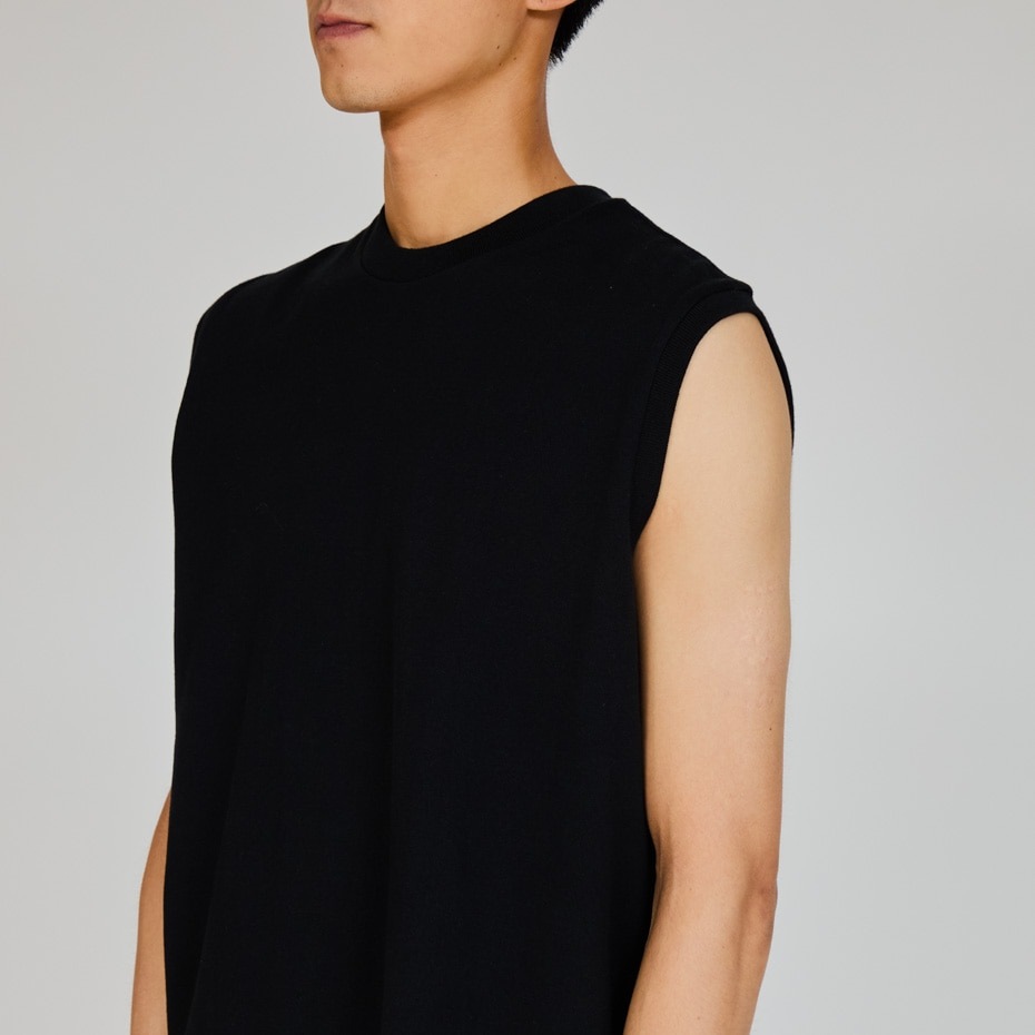 HM3-B202 1P KURO SLEEVELESS