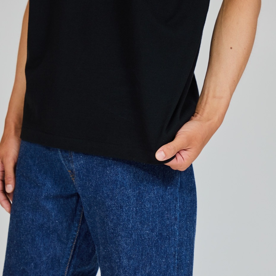 HM3-B202 1P KURO SLEEVELESS