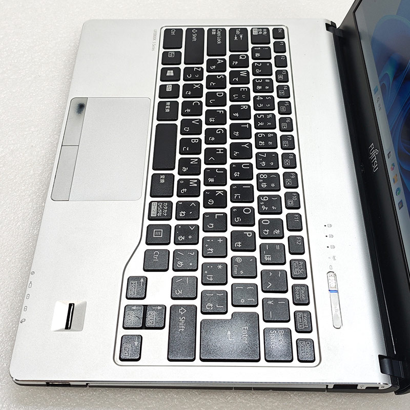 【美品】富士通 2018年式 SSD搭載ノートパソコン本体★Windows10 5798256.jpg